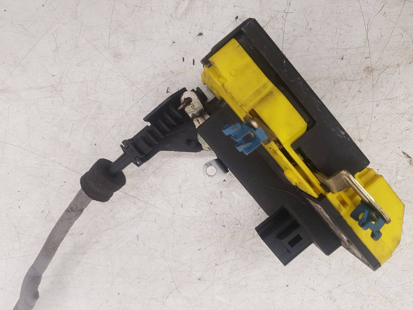 2002 - 2006 Volvo XC90 Convertible Right Front Door Lock Actuator