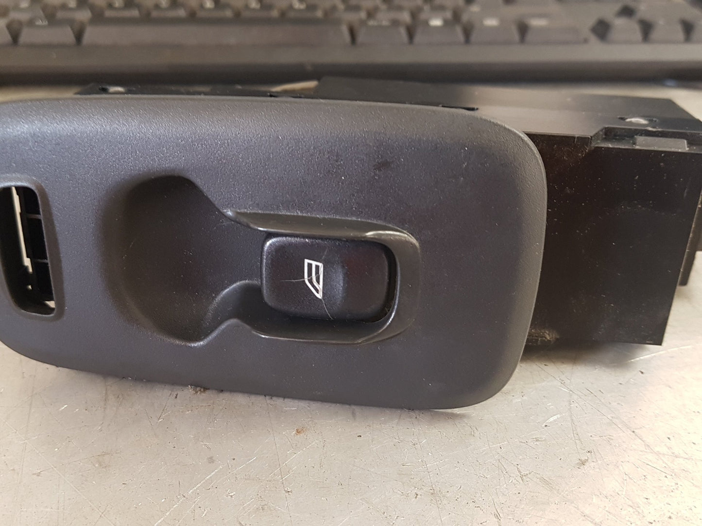 2005 - 2010 Volvo XC90 Estate Left Front Window Switch 31275227