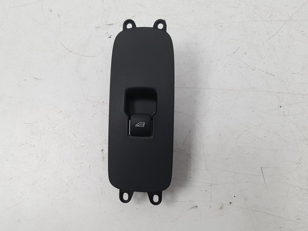 2010 - 2012 Volvo C30 Hatchback Left Front Window Switch 31272012