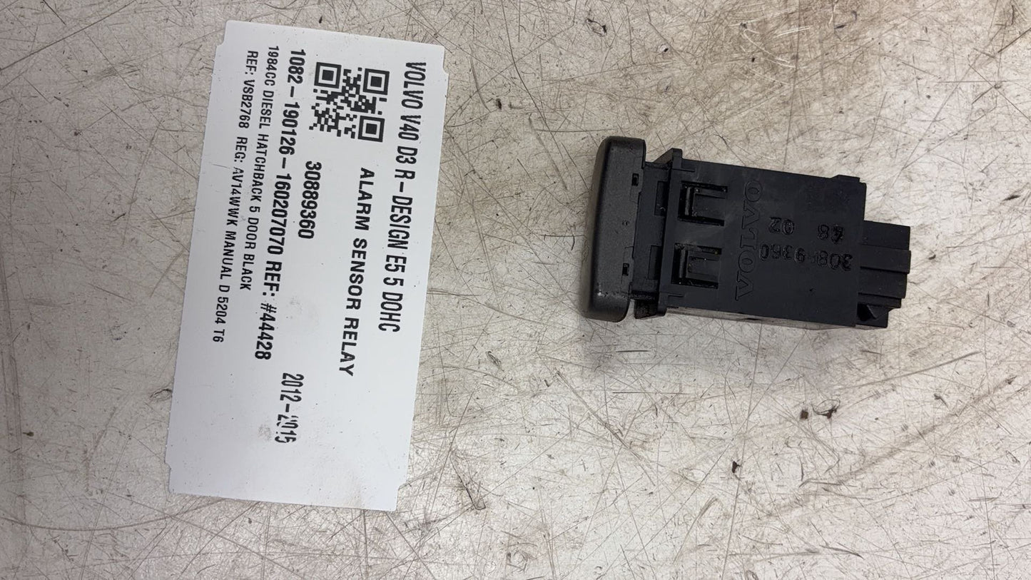 2012 - 2015 Volvo V40 Hatchback ALARM SENSOR RELAY 30889360