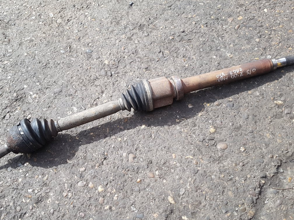 2004 - 2010 Volvo V50 Estate Driveshaft (Manual) UK Drivers Side Front. 36000562