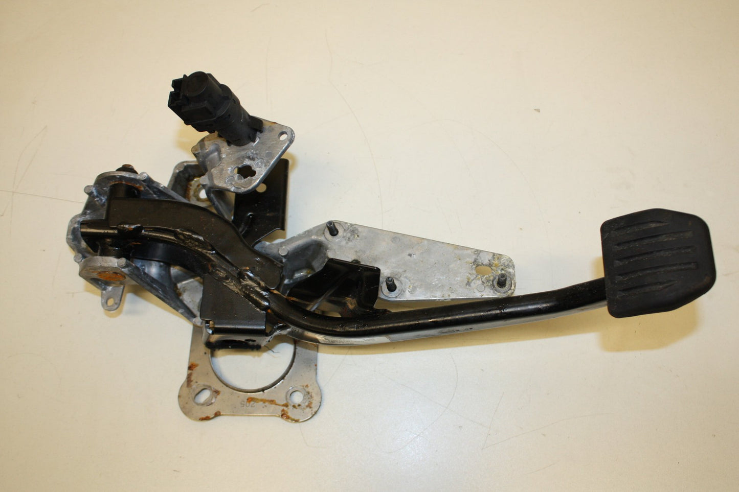 2010 - 2018 Volvo V60 Brake Pedal 31302349