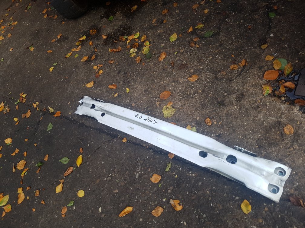 2012 - 2016 Volvo V40 Cross Country Hatchback Front Bumper Bar Reinforcement 31276334