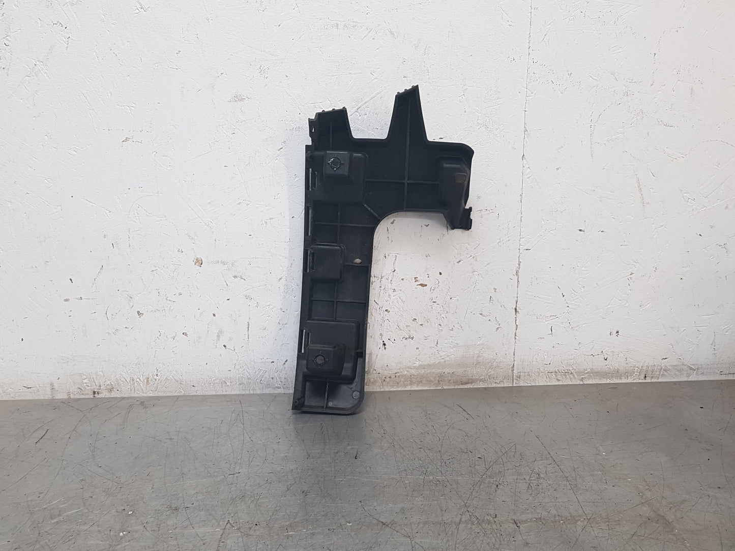 2010 - 2014 Volvo S60 Saloon BUMPER MOUNITING BRACKET 30795055