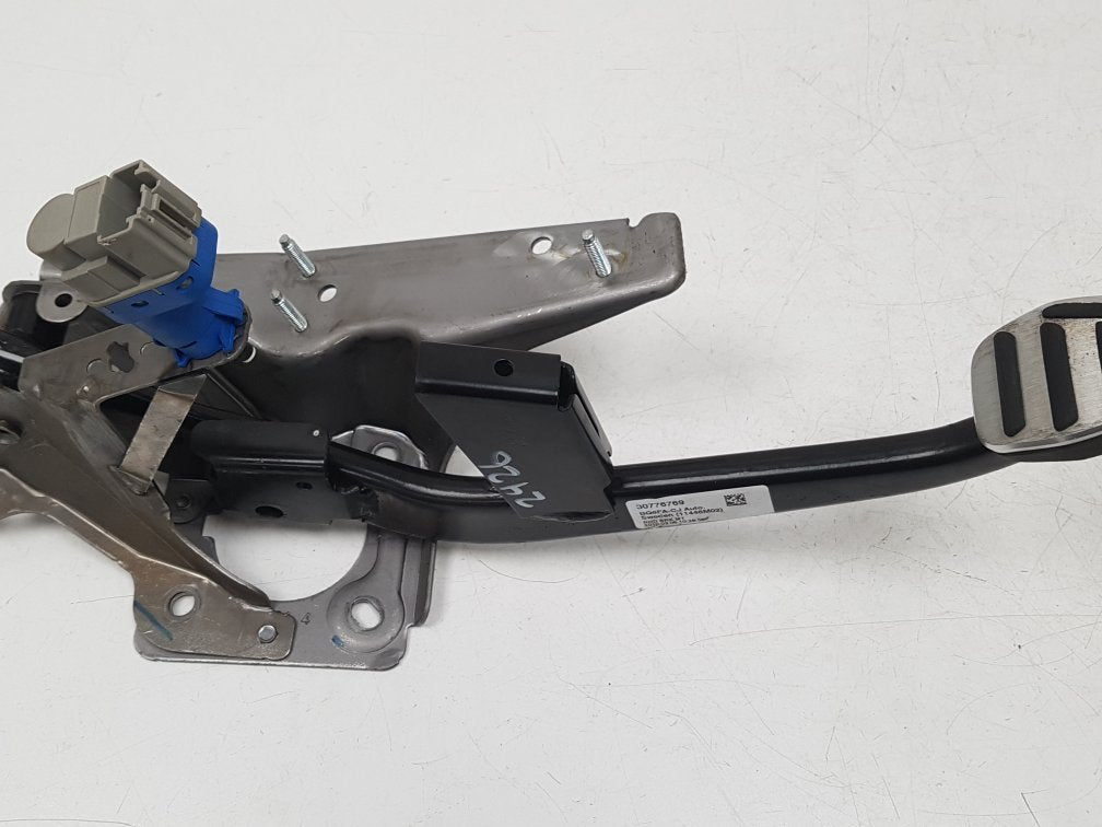 2010 - 2012 Volvo C30 Hatchback Brake Pedal 30776769