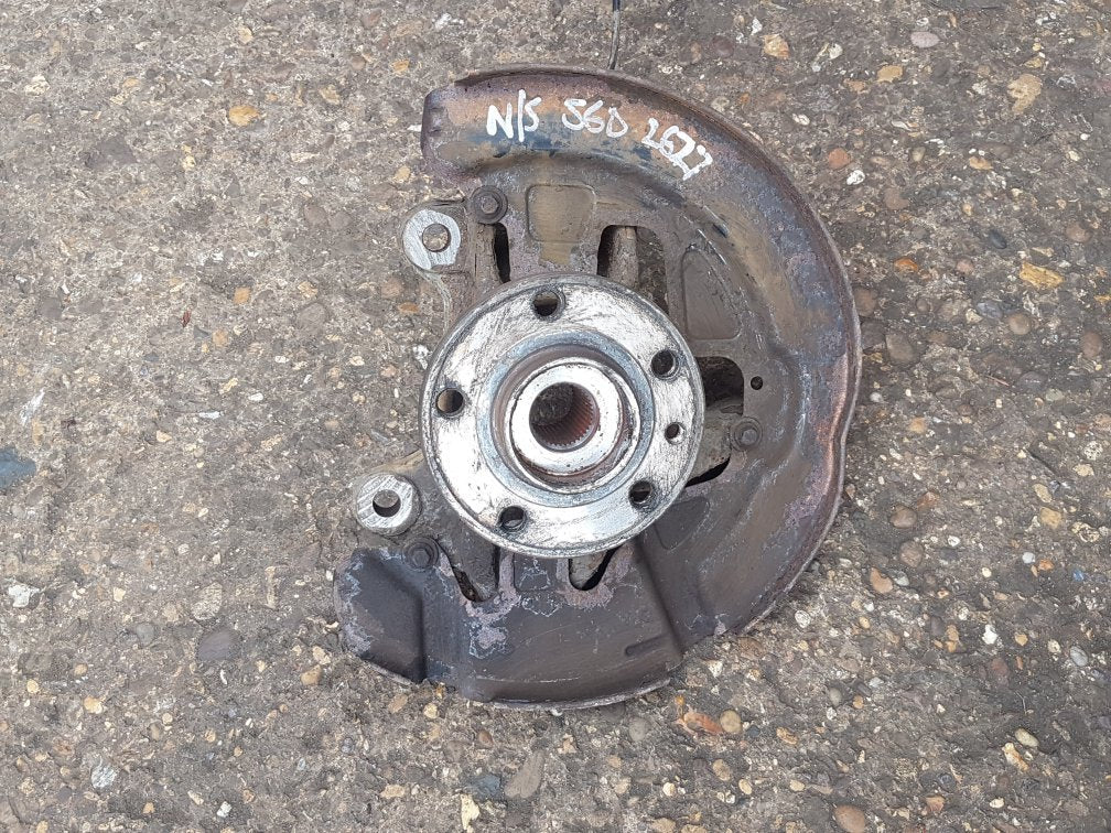 2010 - 2016 Volvo V60 Left Front Hub Assembly 30760714