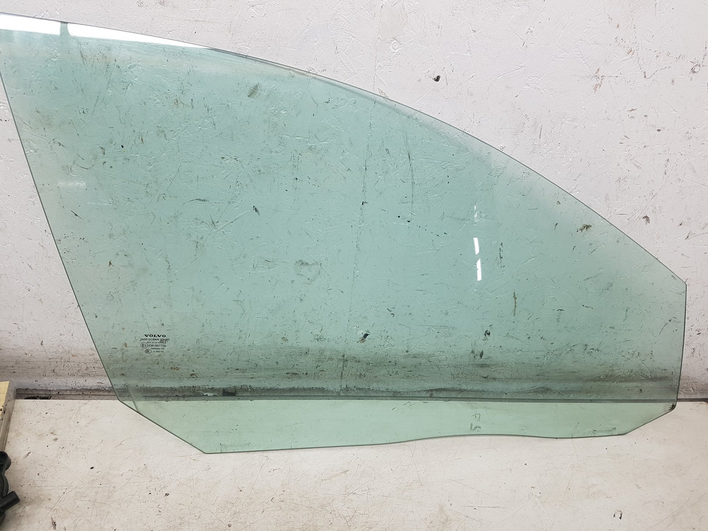 2008 - 2011 Volvo V70 Estate Right Front Door Window
