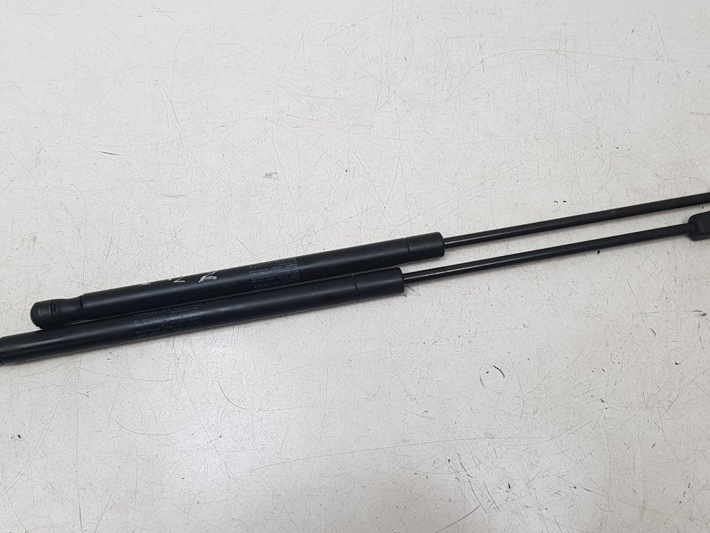 2002 - 2006 Volvo XC90 Estate TAILGATE STRUTS (PAIR) 30649736