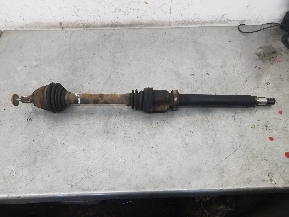 2006 - 2012 Volvo C30 Hatchback DRIVESHAFT - DRIVER FRONT (MANUAL) 31256933