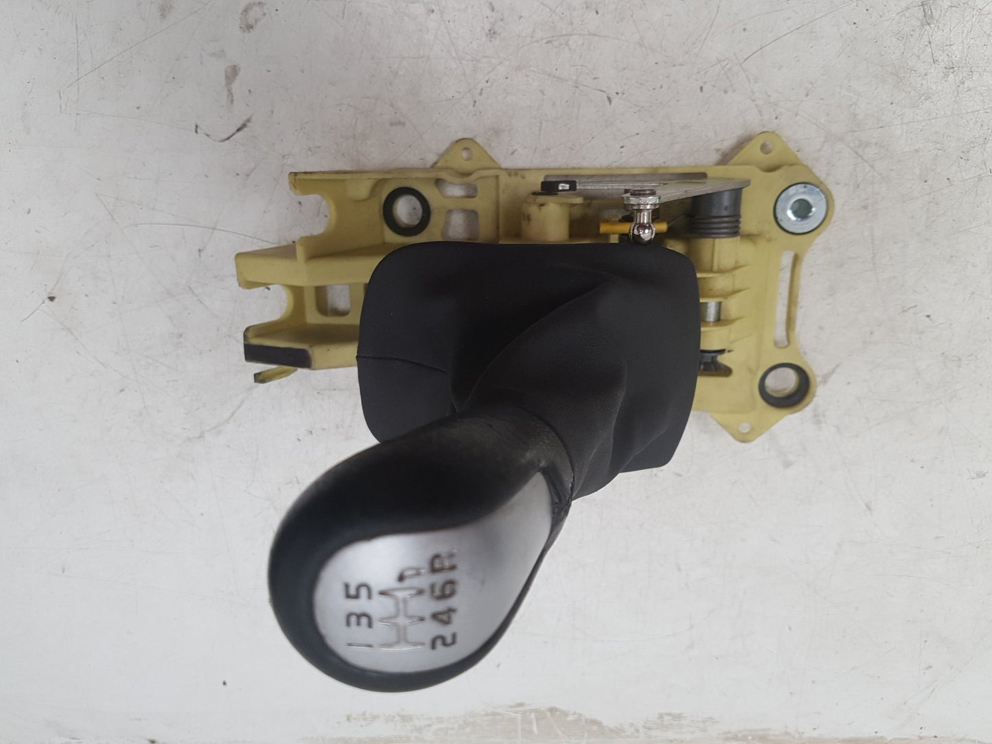 2007 - 2013 Volvo C70 Convertible GEAR STICK