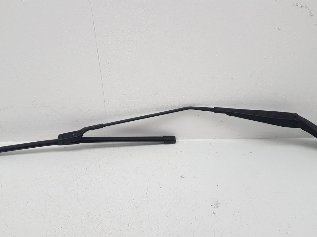 2007 - 2015 Volvo S80 Left Front Wiper Arm 30796038