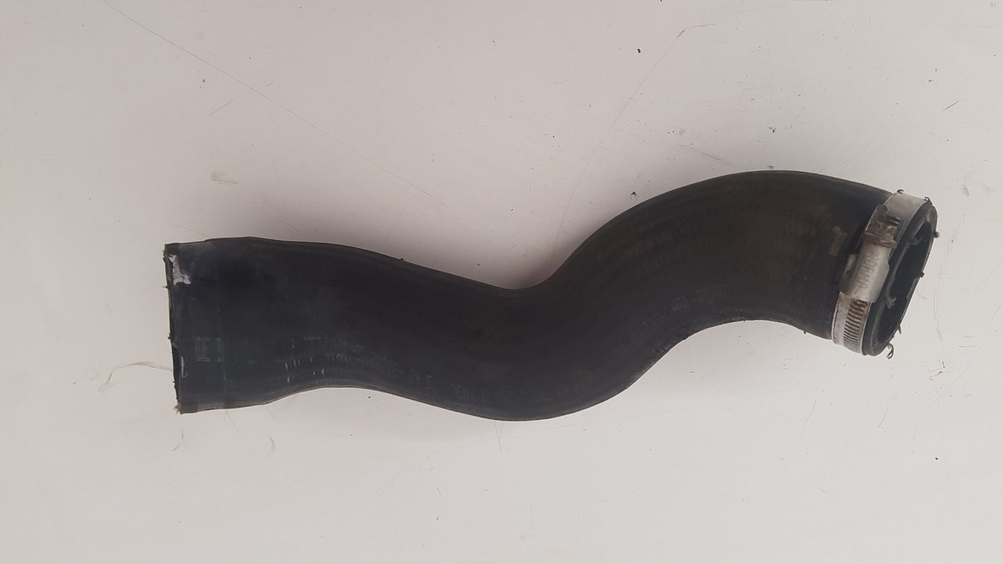 2001 - 2005 Volvo V70 Estate INTERCOOLER PIPE / BOOST HOSE 30680218