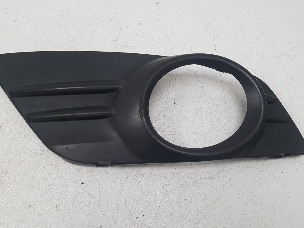2009 - 2013 Volvo C70 Convertible Right Fog Light Cover 31214851