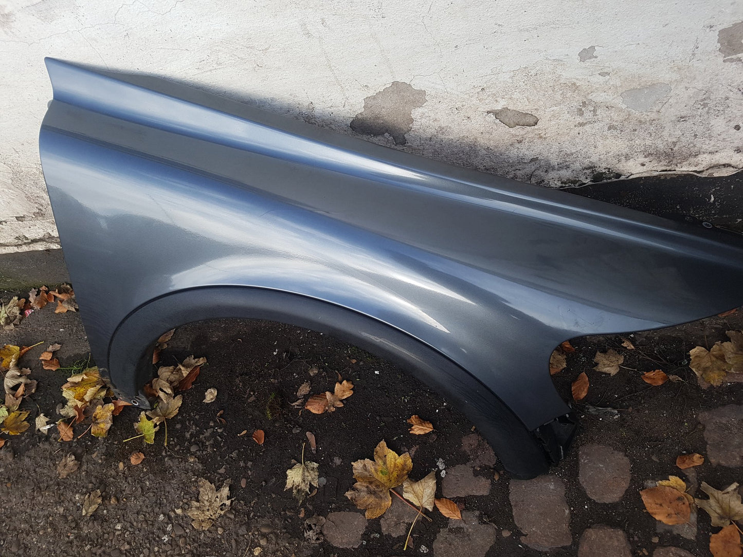 2006 - 2012 Volvo C30 Hatchback Right Front Guard Moulding 31253950