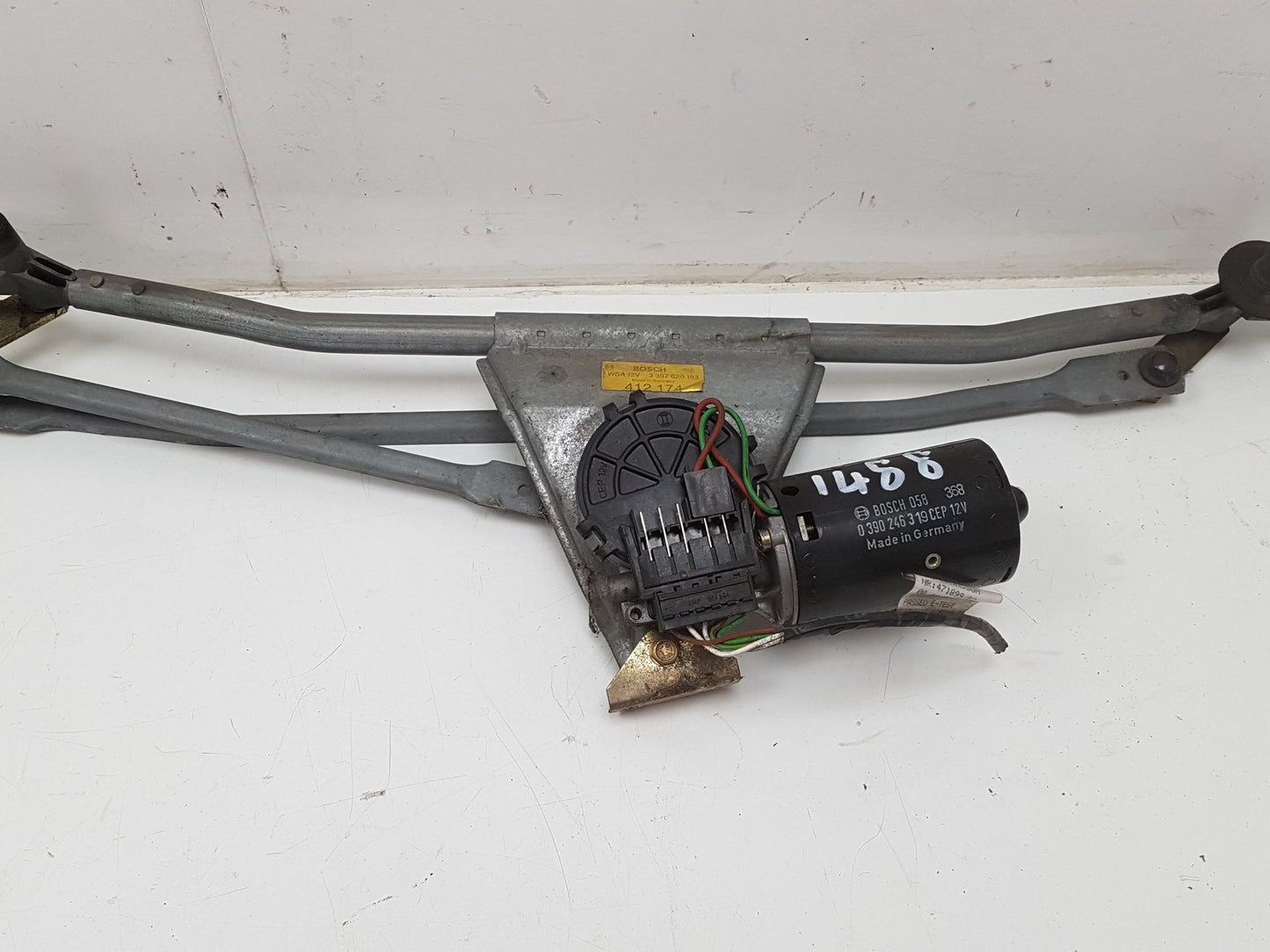 1987 - 1995 Volvo 480 Hatchback WIPER MOTOR (FRONT) & LINKAGE 412174