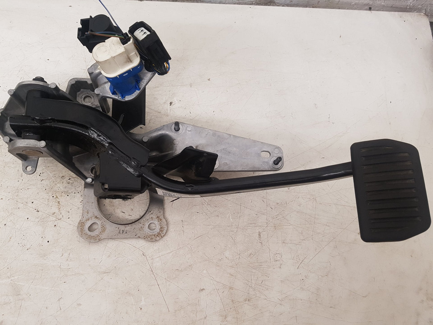 2010 - 2017 Volvo XC60 Estate Brake Pedal 31329060