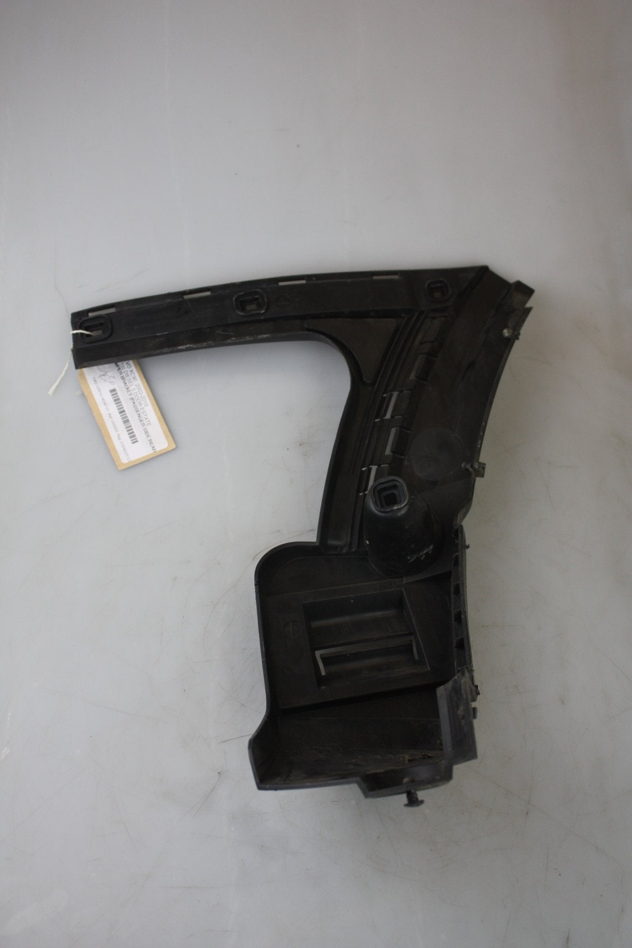 2003 - 2010 Volvo XC90 BUMPER BRACKET (PASSENGER SIDE REAR) 8620566