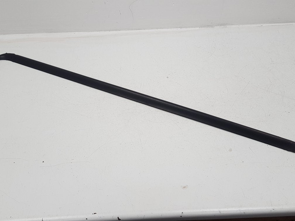 2004 - 2007 Volvo V70 Estate WINDOW SCRAPER