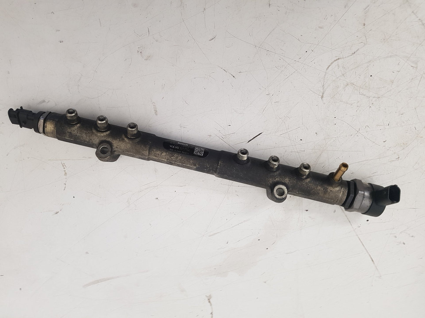 2000 - 2007 Volvo XC70 Estate Injection Rail 30757146 0445215023
