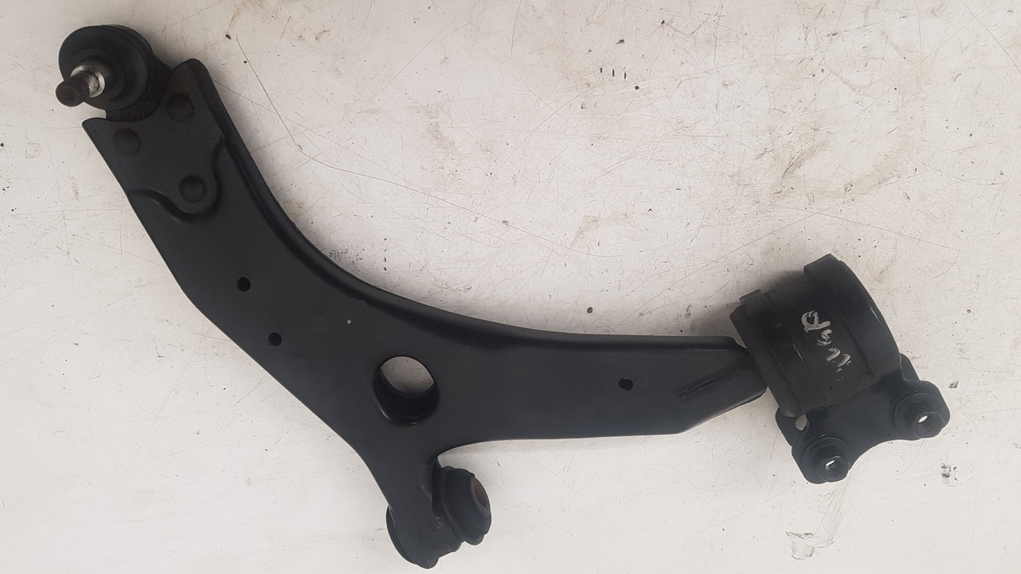 2006 - 2012 Volvo C30 Hatchback Right Front Lower Control Arm 455 GREY