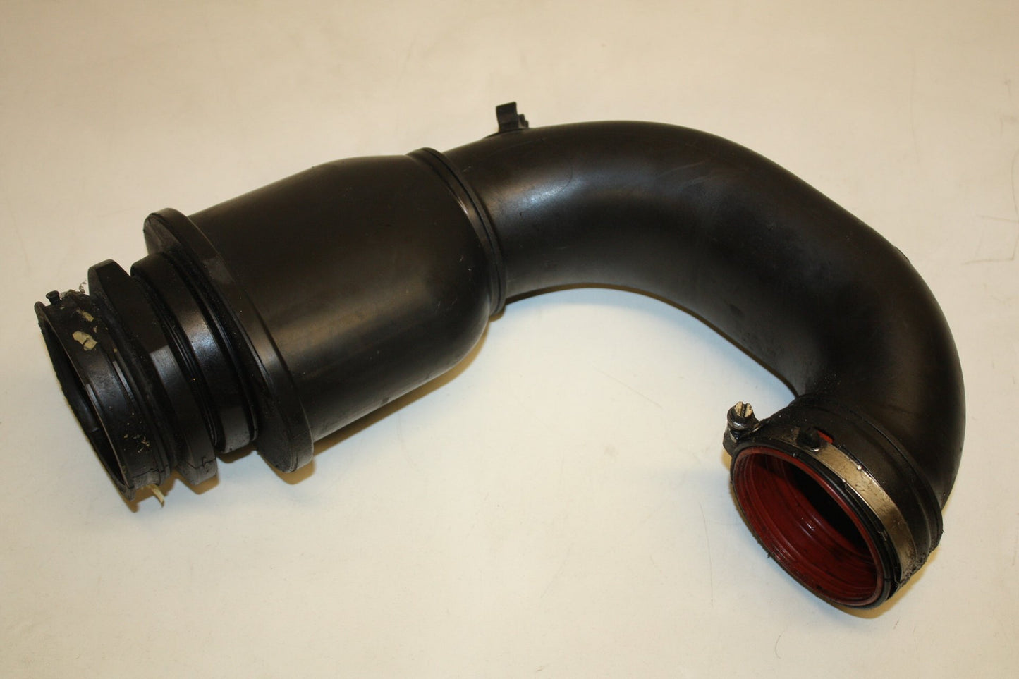 2007 - 2010 Volvo V70 Intercooler Pipe 30713698