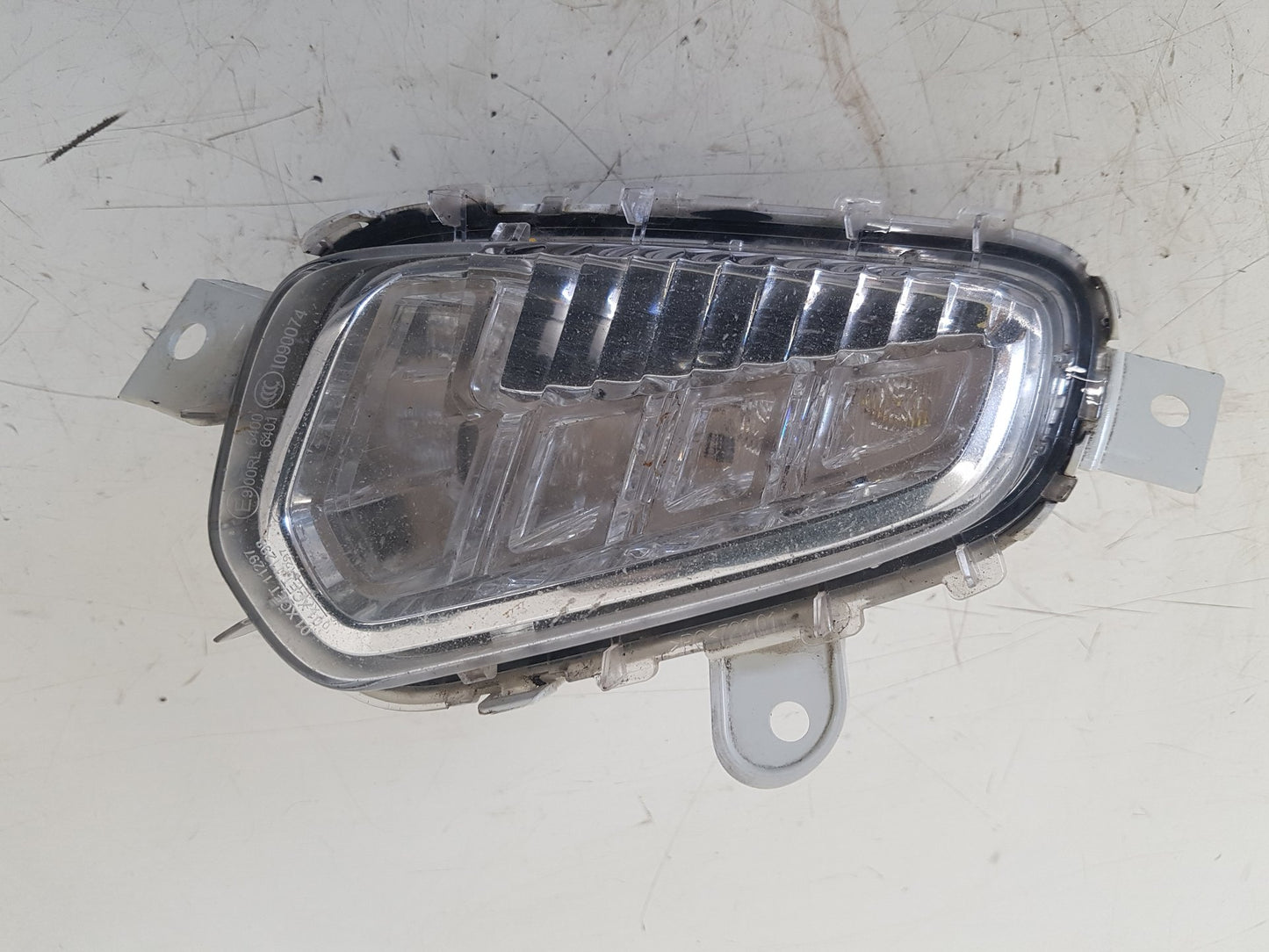 2012 - 2016 Volvo V40 Hatchback LED DAYTIME RUNNING LIGHT (PASSENGER SIDE) 31323115