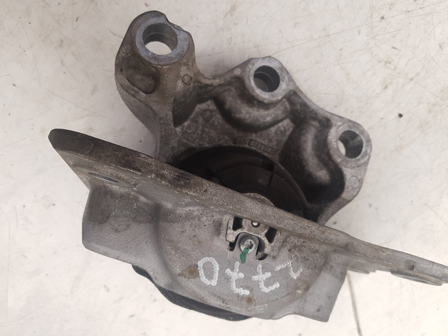 2017 - 2026 Volvo V60 II 225 Estate Left Engine Mount 32255204