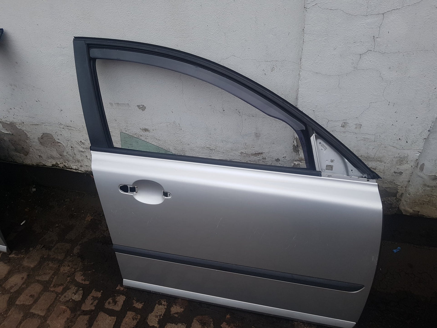 2004 - 2010 Volvo V50 Estate DOOR - BARE (FRONT DRIVER SIDE)