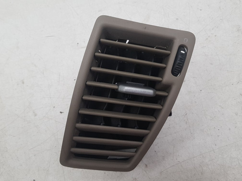 2002 - 2006 Volvo XC90 Estate AIR VENT (DRIVER SIDE FRONT) 3409399