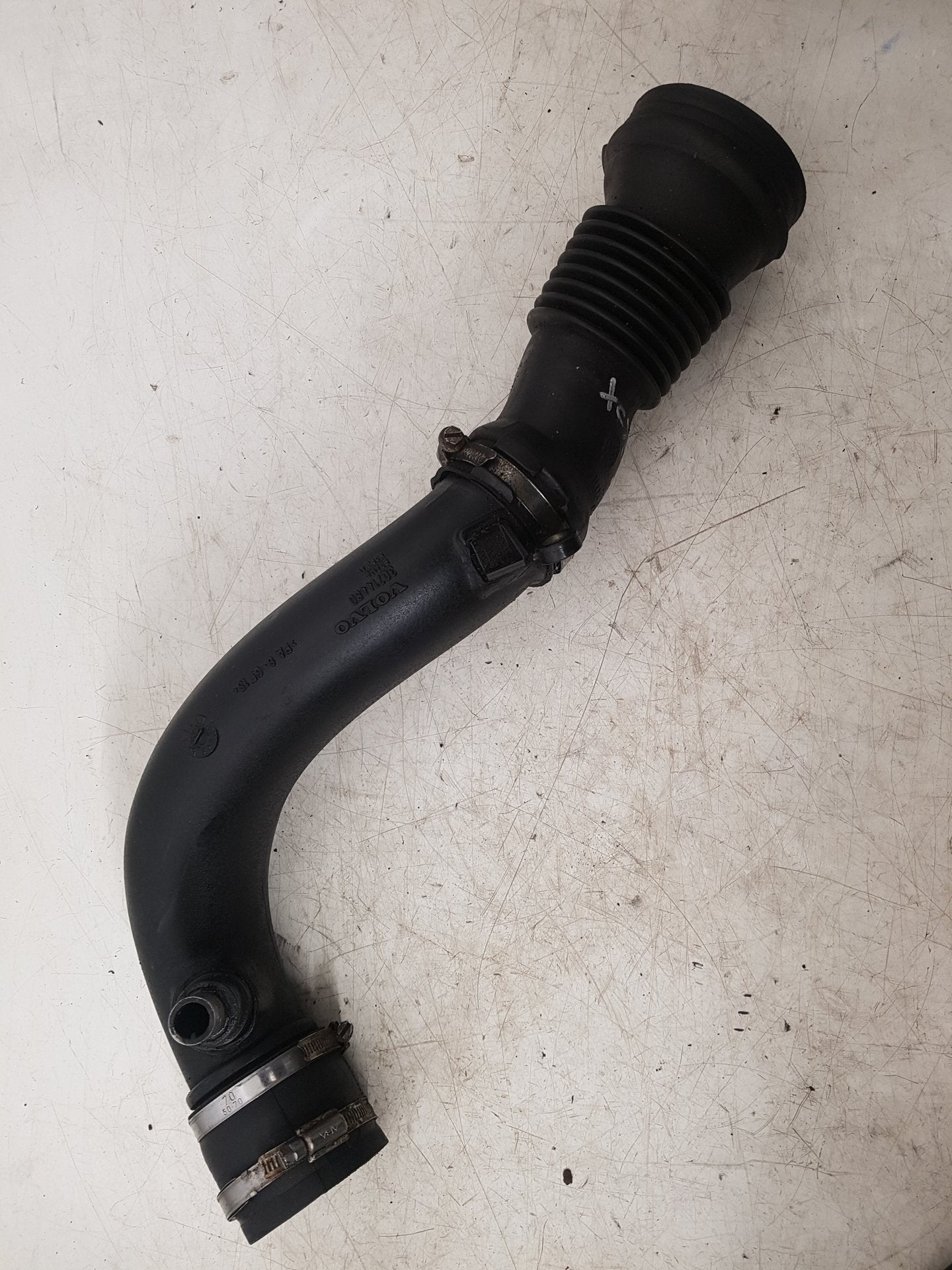 Volvo V40 V40 V60 S60 2.0 D 4CYL INTAKE PIPE 2015-2020 30714480 12M Warranty