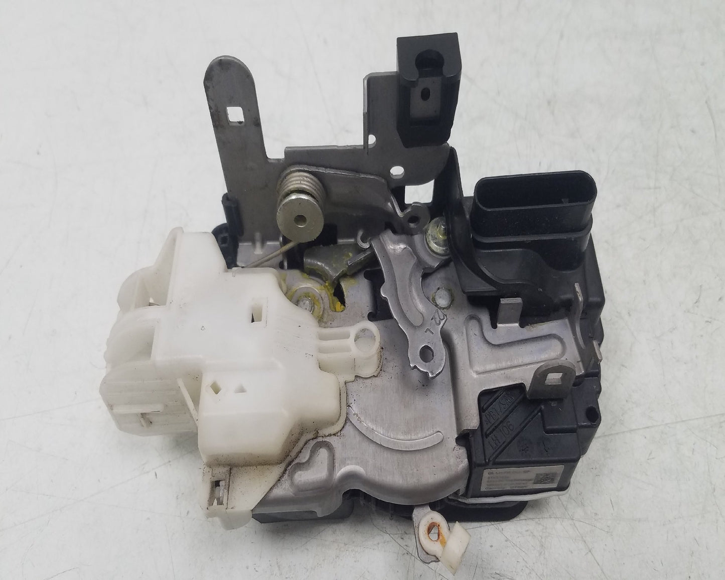 2012 - 2016 Volvo V40 Hatchback Left Front Central Locking Solenoid 31391824