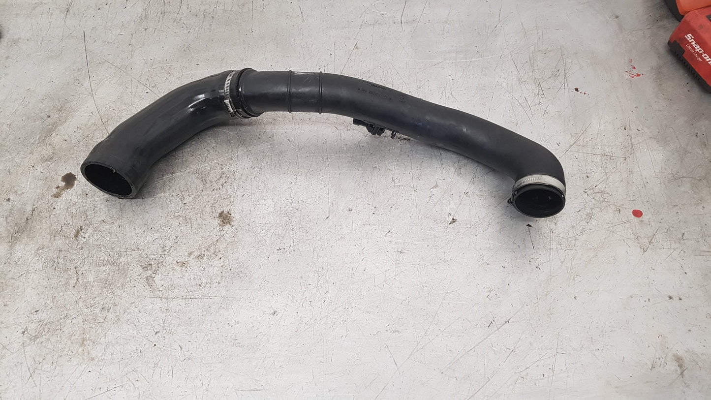 2001 - 2004 Volvo V40 Estate Intercooler Pipe 30620813