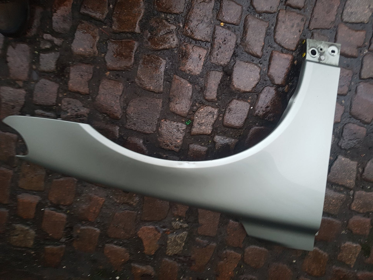 2008-2011 Volvo V70 Estate Front Right Driver Side Wing 471 Willow Green Pearl