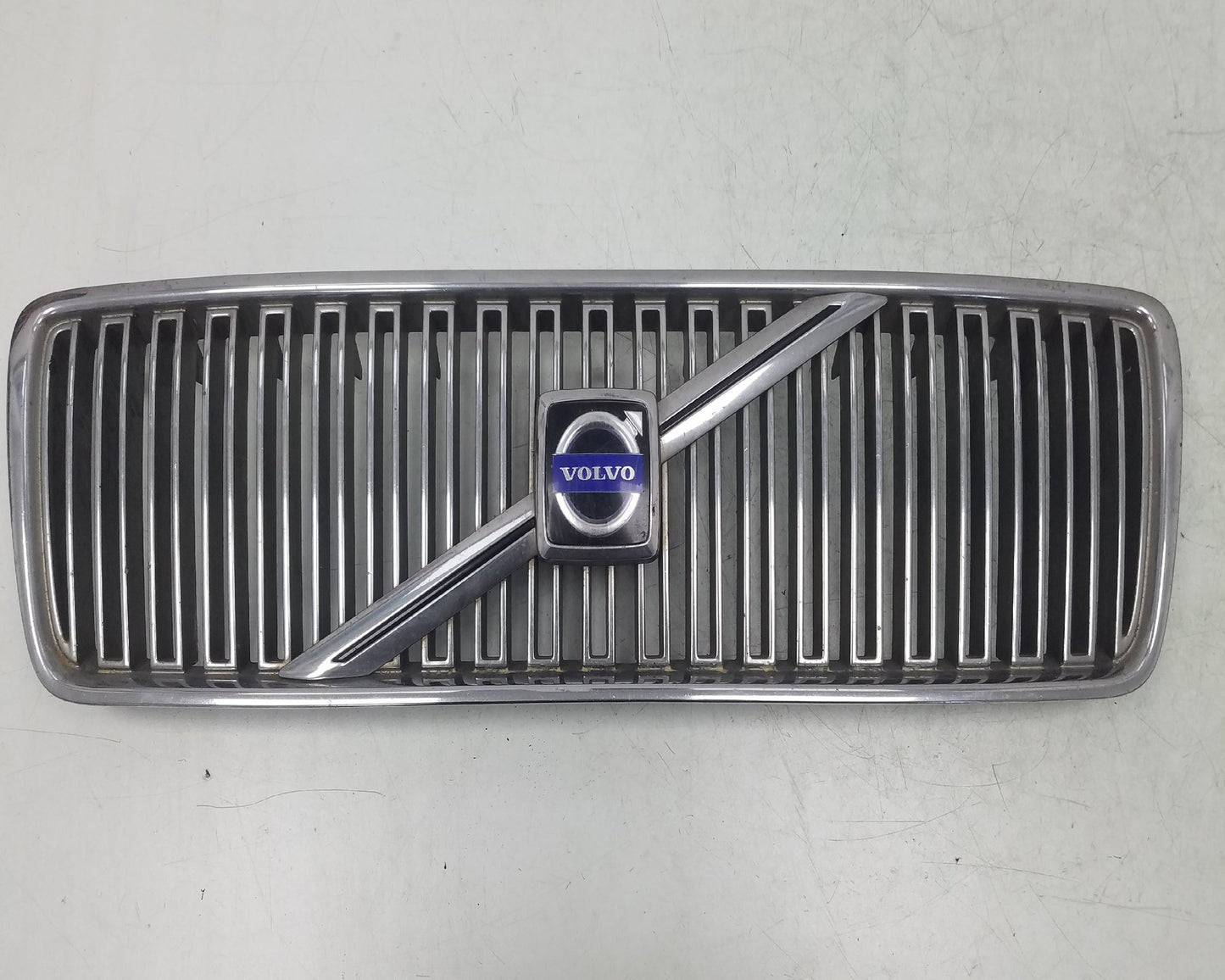 1998 - 2004 Volvo S80 FRONT GRILL 9178087