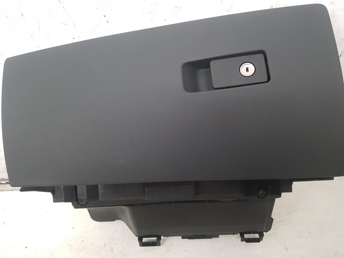 2008-2011 Volvo V70 D5 Glove Box 30676281 39996886