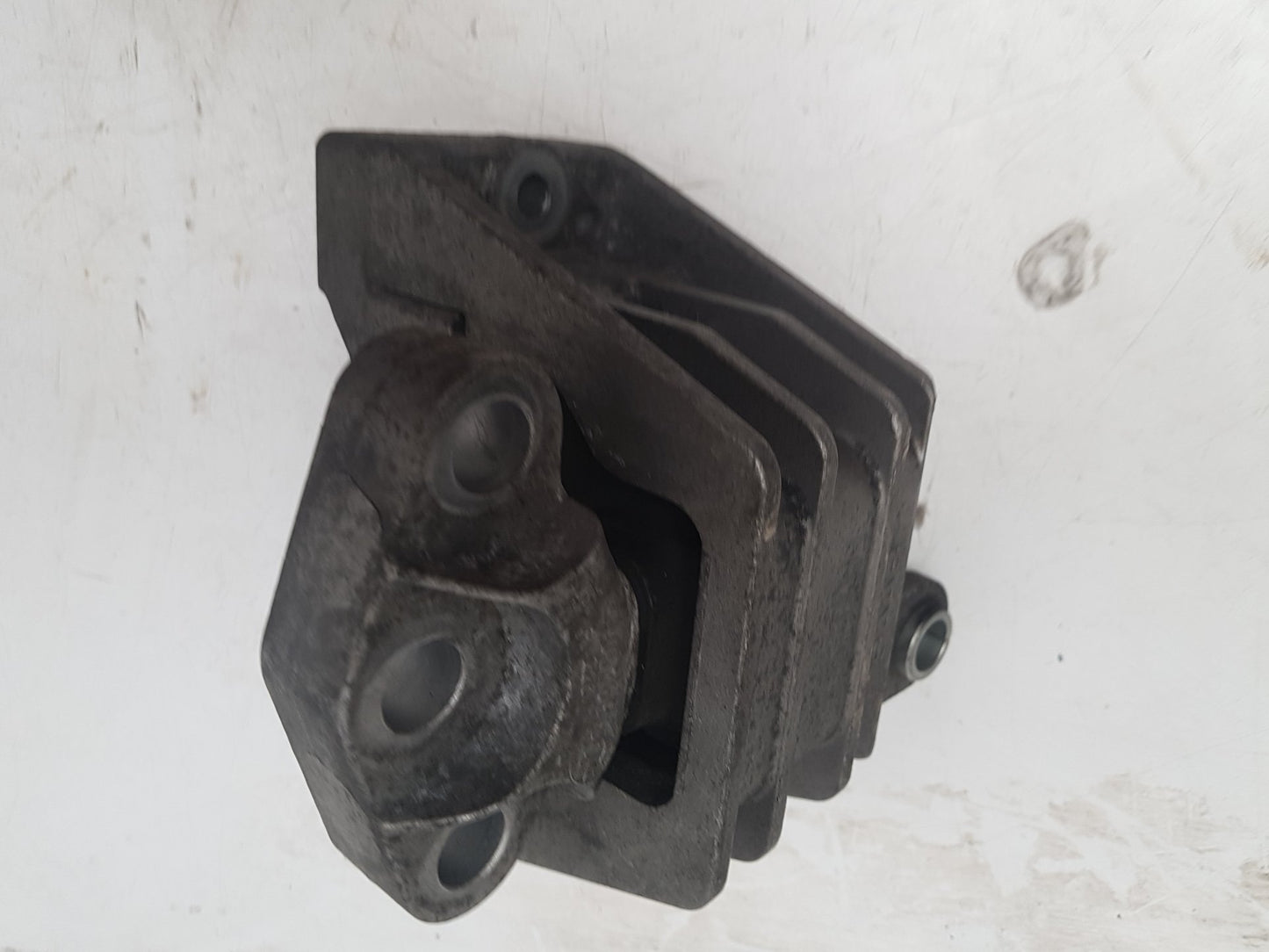 2007 - 2015 Saab 9-3 Estate Engine Mount V0539