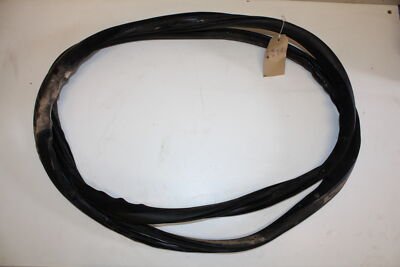 2007 - 2014 Volvo V70 DOOR SEAL (PASSENGER SIDE REAR)