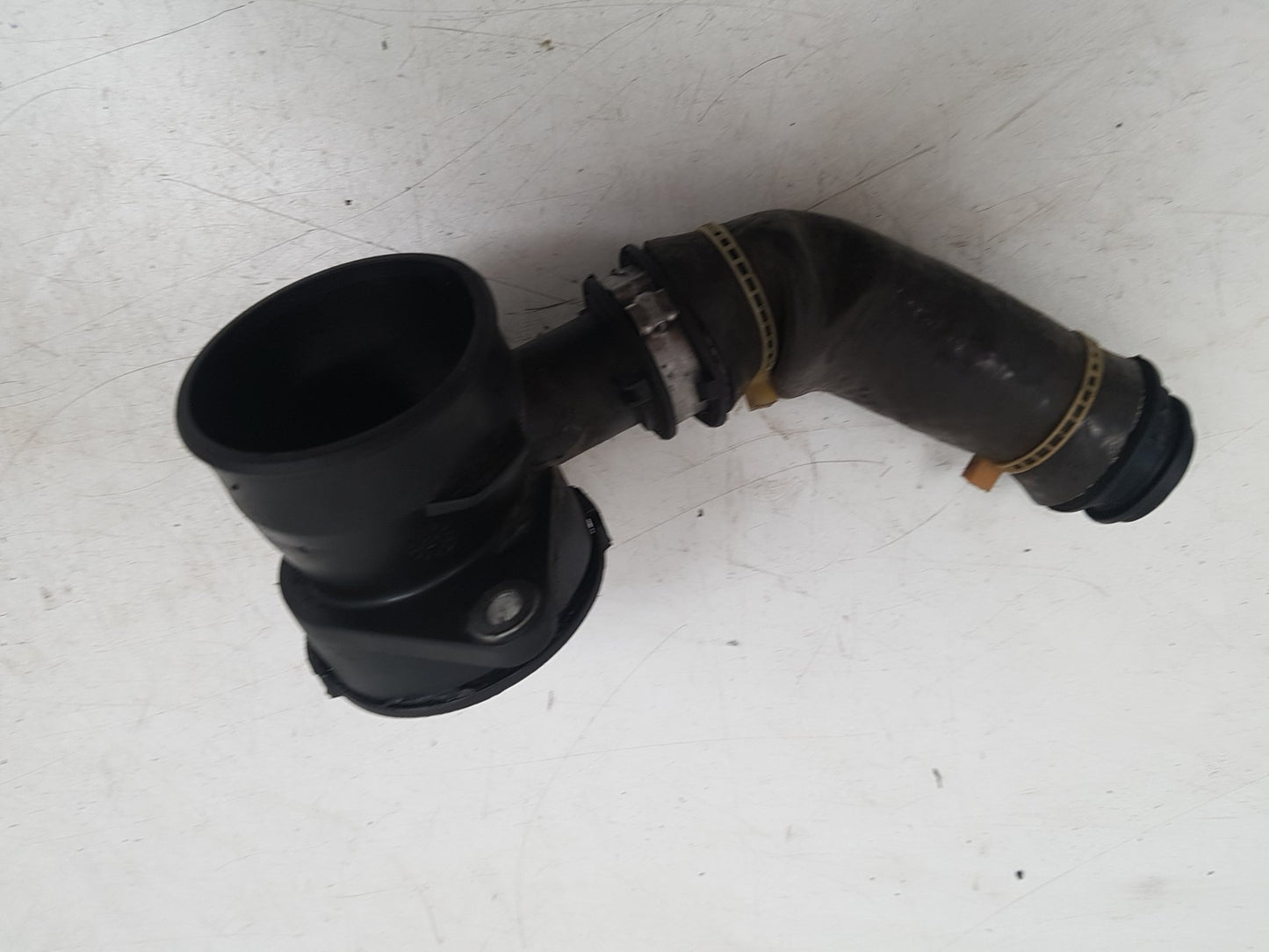 2010 - 2012 Volvo C30 Hatchback INTAKE PIPE AV61-6C784-AD