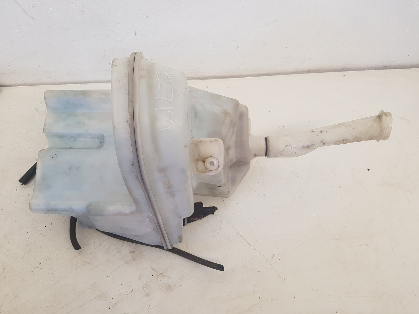 2007 - 2015 Saab 9-3 Estate WASHER BOTTLE & MOTOR