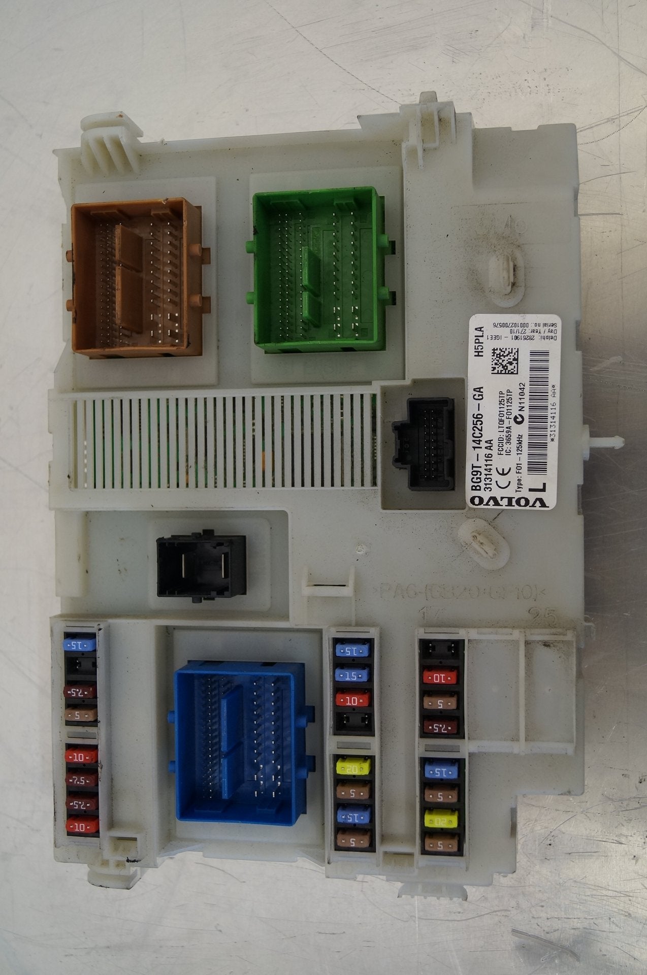 2010 - 2015 Volvo S60 CENTRAL ELECTRONIC MODULE (CEM) 31314116AA