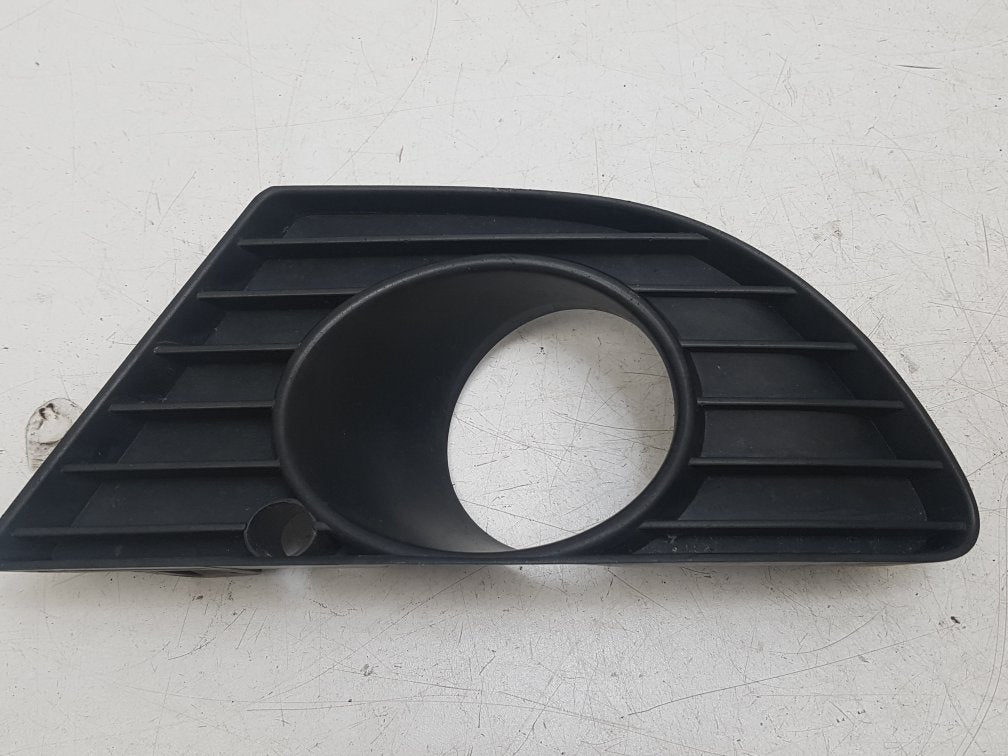 2001 - 2009 Saab 9-5 Estate FOG LIGHT GRILL (RIGHT) 5491592