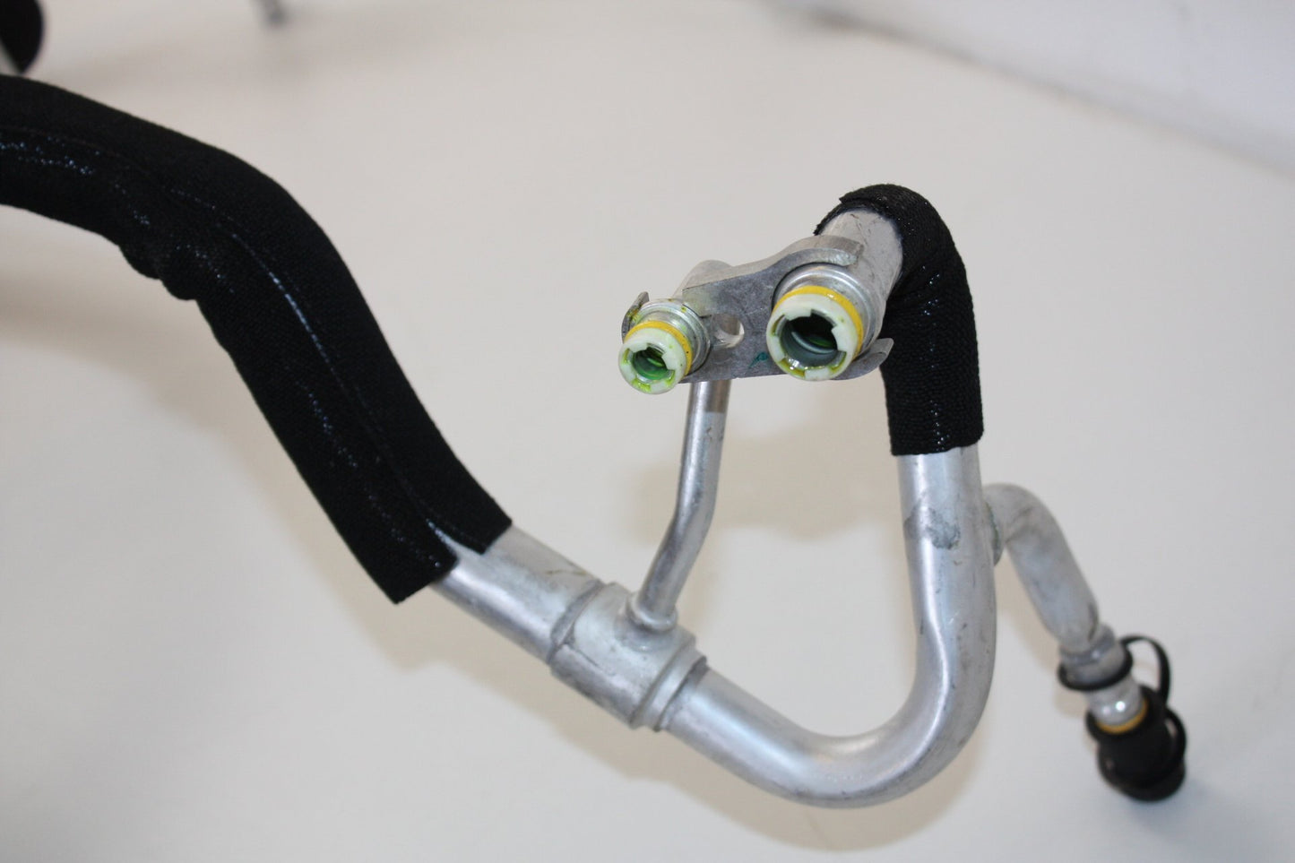2010 - 2013 Volvo V60 I 155 Estate A/C Pipe