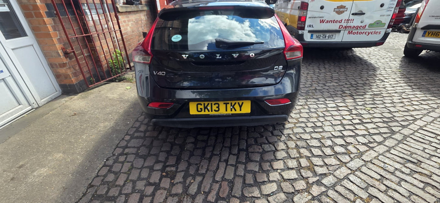 2013 Volvo V40 Hatchback Rear Bumper 39820444