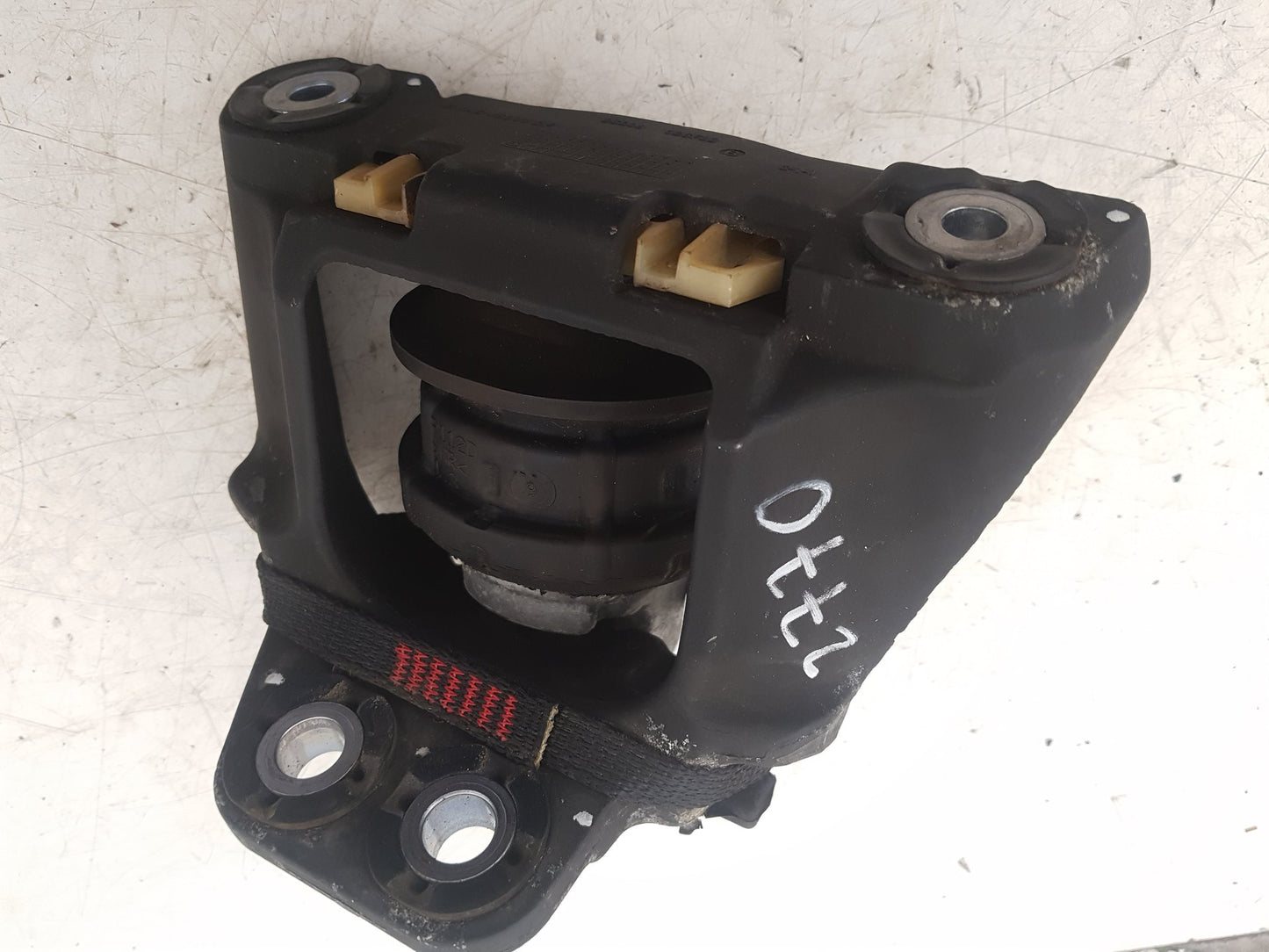 2017 - 2026 Volvo V60 II 225 Estate Engine Mount
