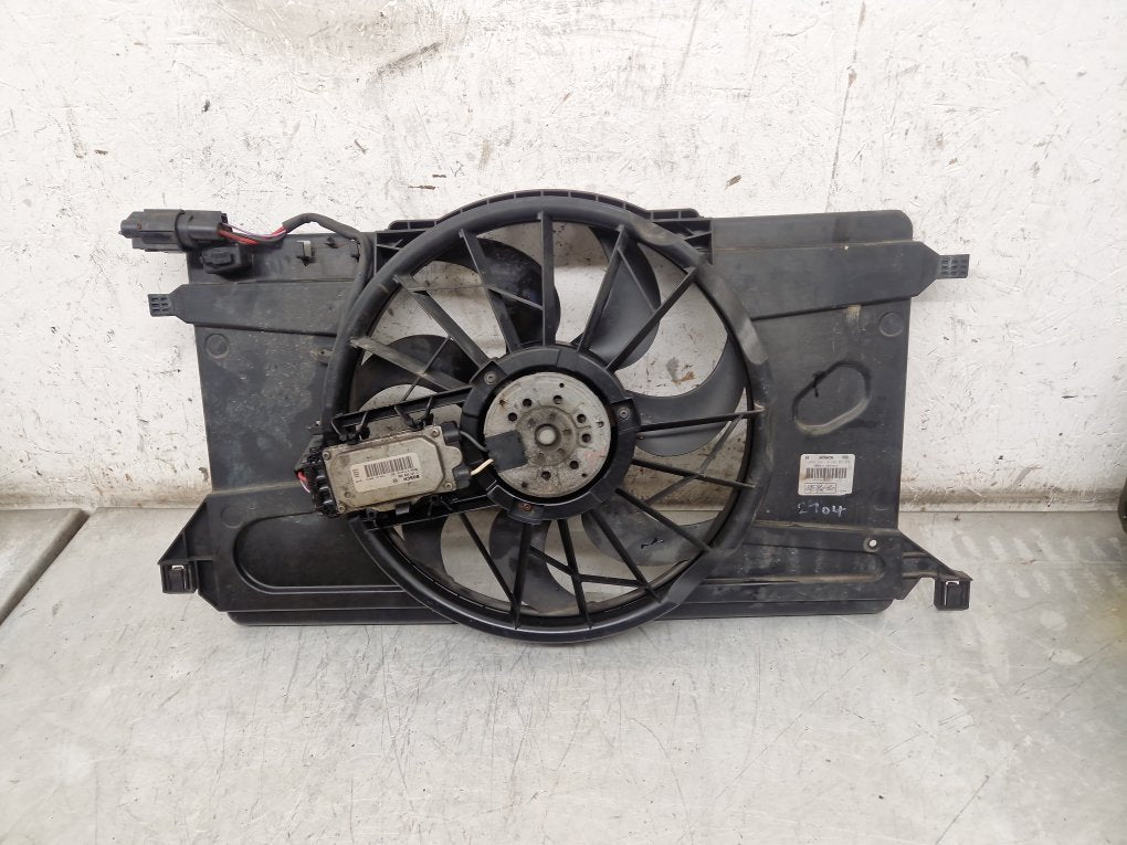 2004 - 2010 Volvo V50 Estate RADIATOR FAN & COWLING (A/C CAR) 3M5H8C607UG