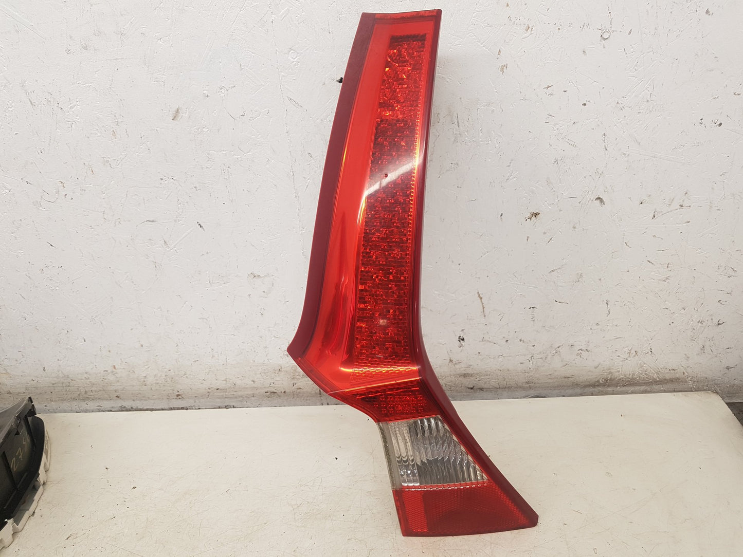 2008-2016 Volvo V70 XC70 Tailgate Rear Light Cluster Passenger Side 31395068