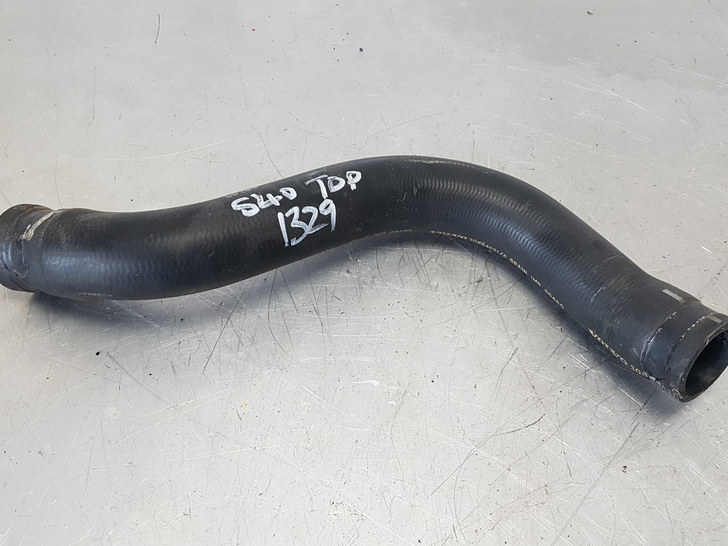 1999 - 2004 Volvo S40 Saloon TOP RADIATOR HOSE 30864031