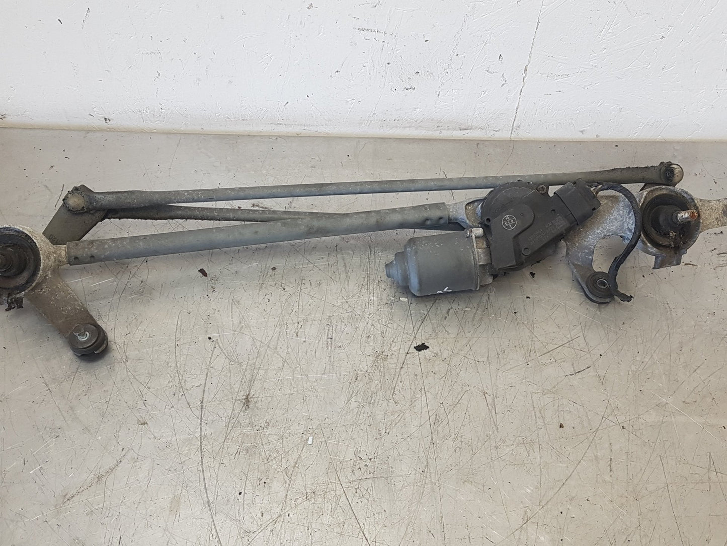 2010 - 2012 Saab 95 Saloon WIPER MOTOR (FRONT) & LINKAGE 13240559