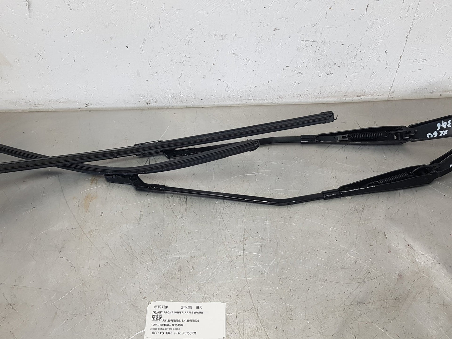 2008 - 2017 Volvo XC60 Estate FRONT WIPER ARMS (PAIR) RH 30753530