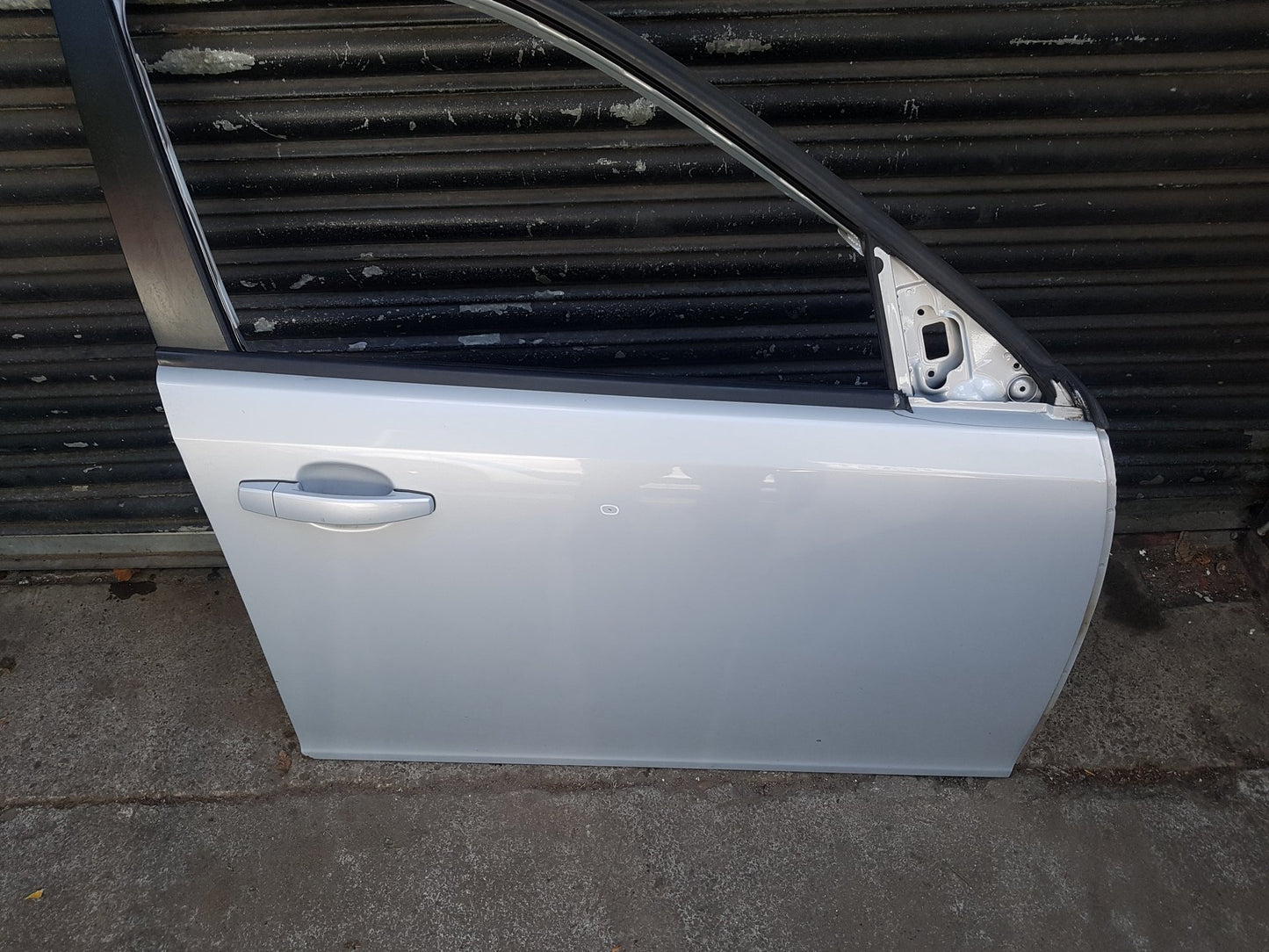 2007 - 2015 Saab 9-3 Estate DOOR - BARE (FRONT DRIVER SIDE)